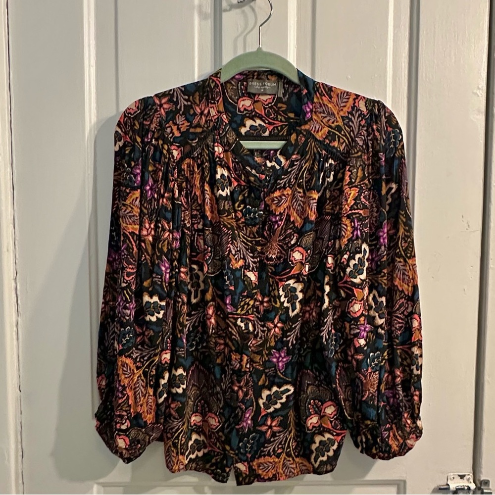 Like New! Dress Forum Multicolor Button Front Floral Blouse (Medium)